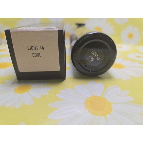 KVD Kat Von D Lock It Foundation Original 1.0 oz LIGHT 44 COOL NEW in box - Picture 2 of 9